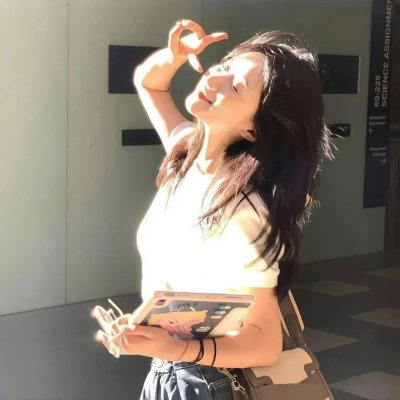 公寓里的两个女人